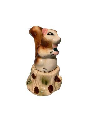 Vintage Squirrel On Tree Stump Salt & Pepper Shakers Figurine